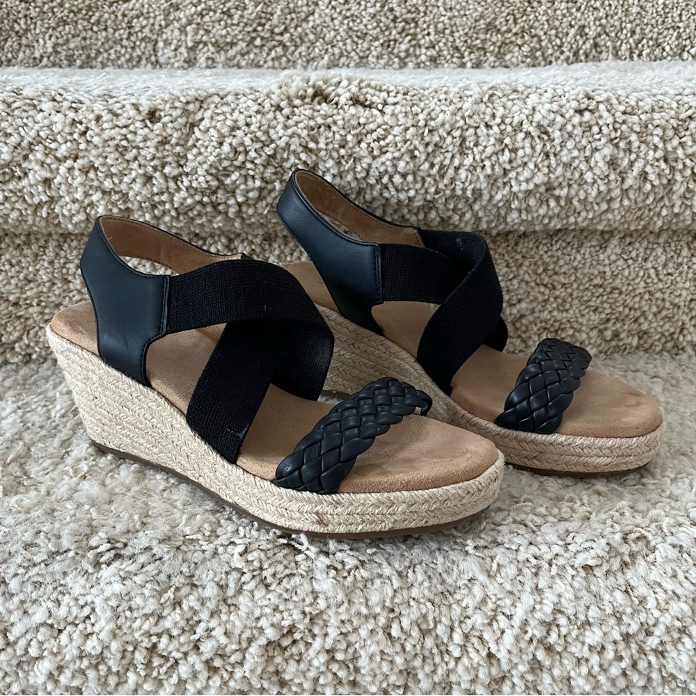 Women's Black Wedge Sandals